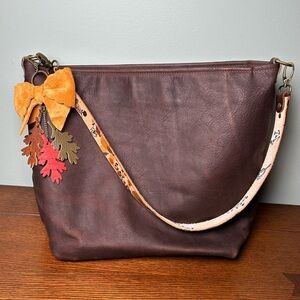 Kmm & Co Hickory crossbody tote (larger)